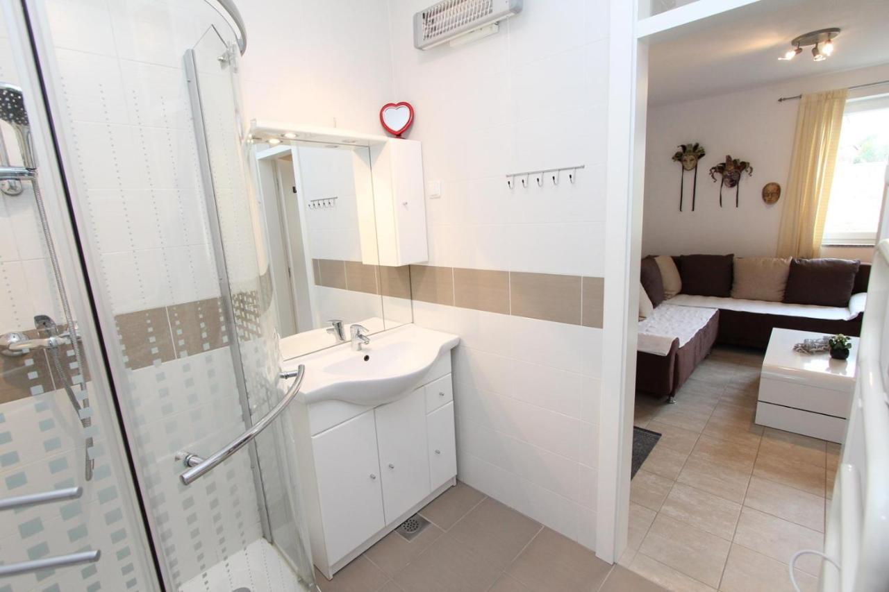 Apartment Adi Rovinj Exterior photo